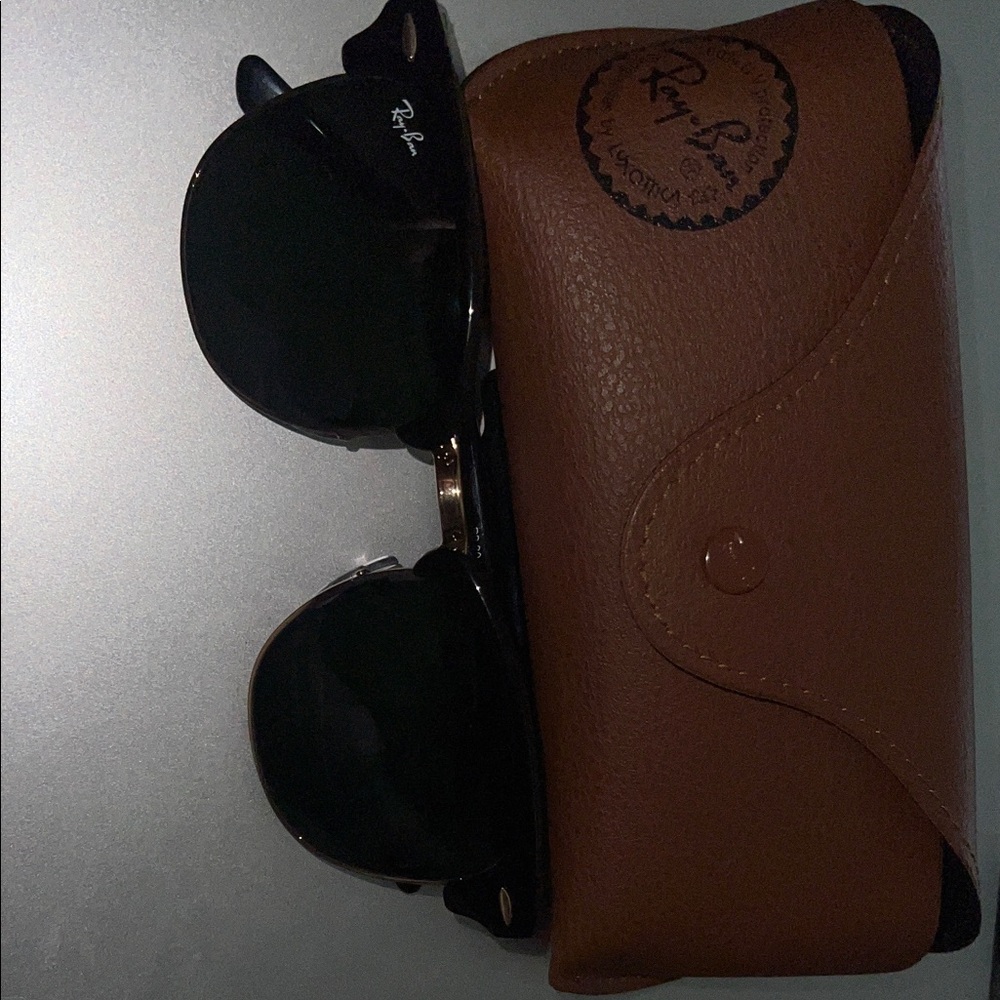 NWT Ray-Ban Clubmaster Classic Sunglasses RB 3016 Black/Gold with brown case